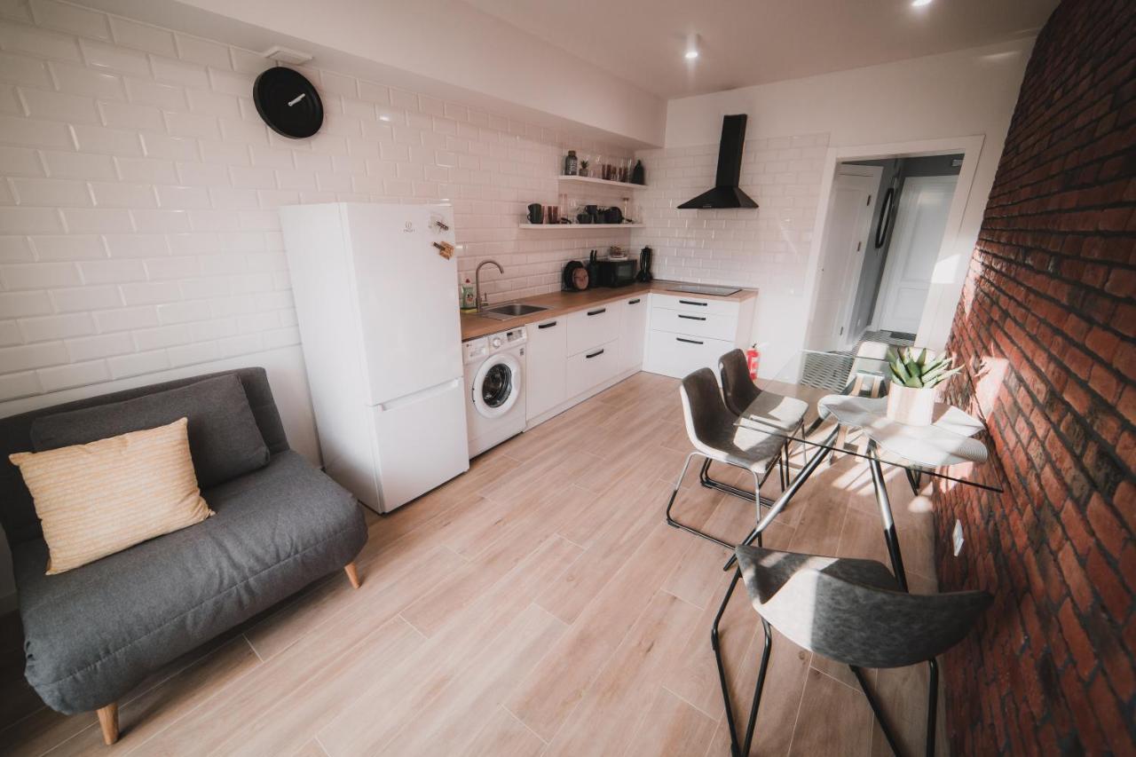 Apart-Hotel Kostjukowski Apartments Nizhynska 17 利沃夫 外观 照片