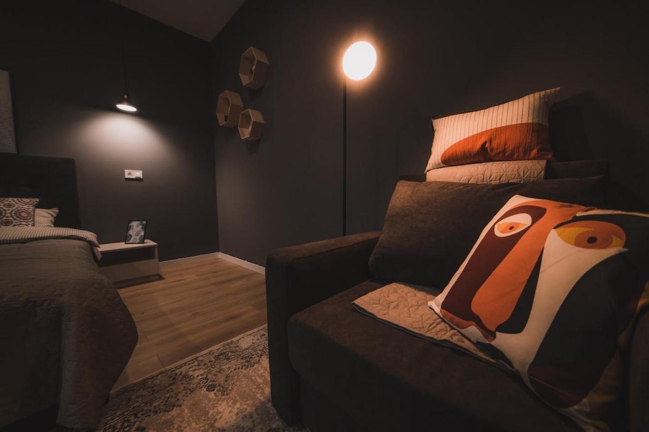 Apart-Hotel Kostjukowski Apartments Nizhynska 17 利沃夫 外观 照片