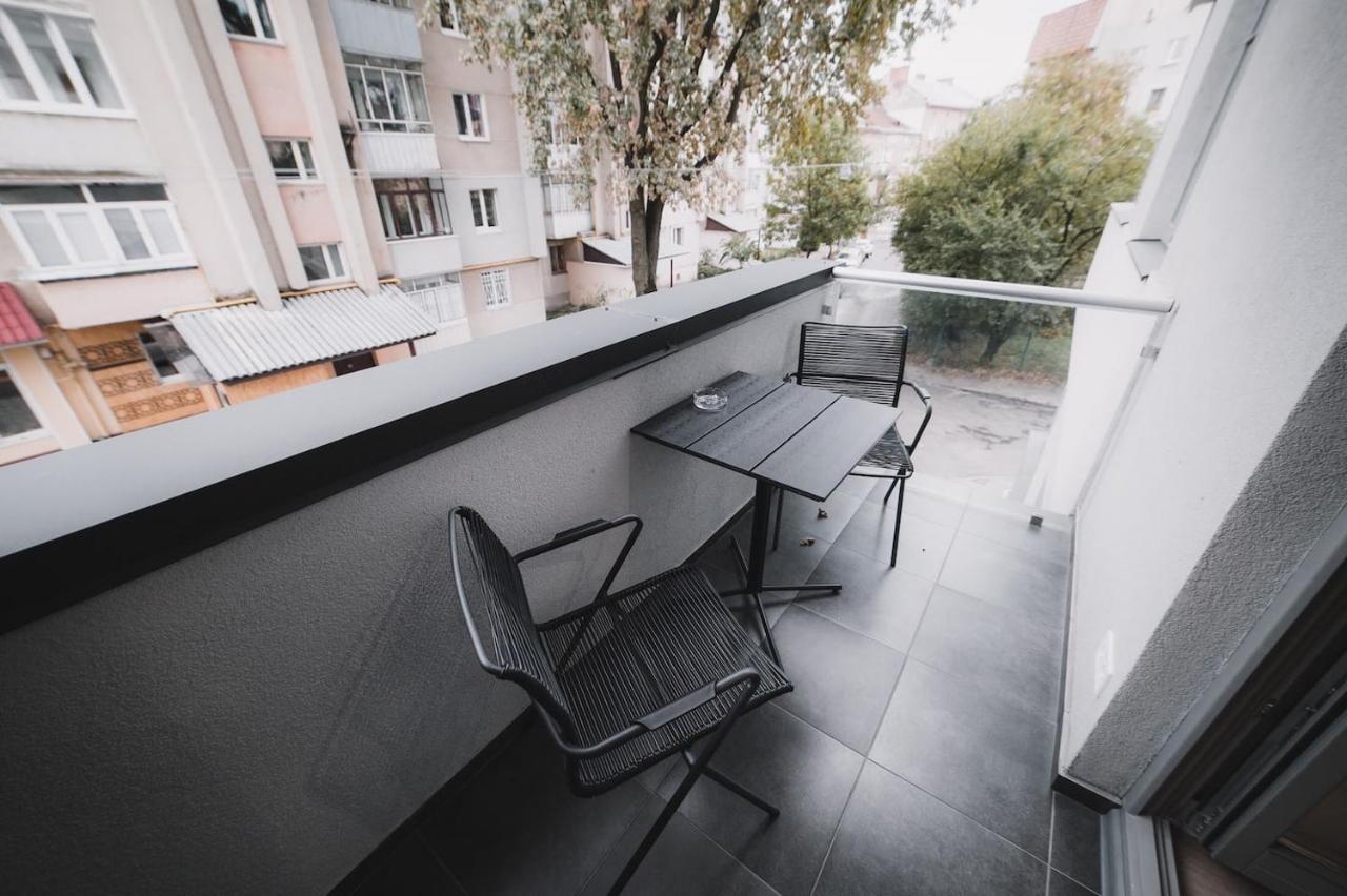Apart-Hotel Kostjukowski Apartments Nizhynska 17 利沃夫 外观 照片
